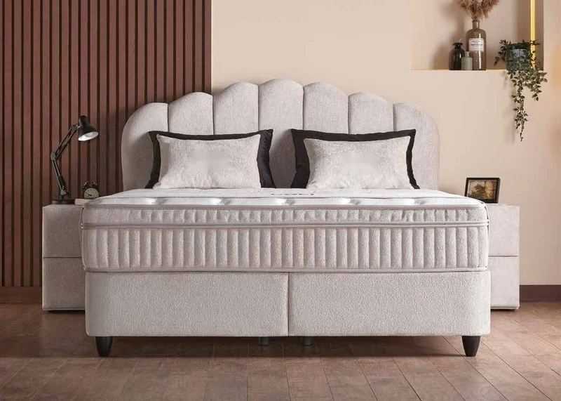 Casa Padrino Luxus Boxspringbett mit Kopfteil in Muschelform Creme 160 x 200 cm - Luxus Schlafzimmer Möbel