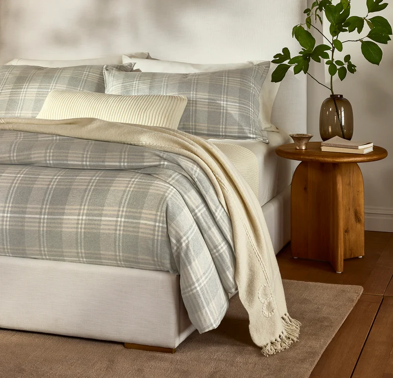 Petite Bouclé Throw Blanket - Cream