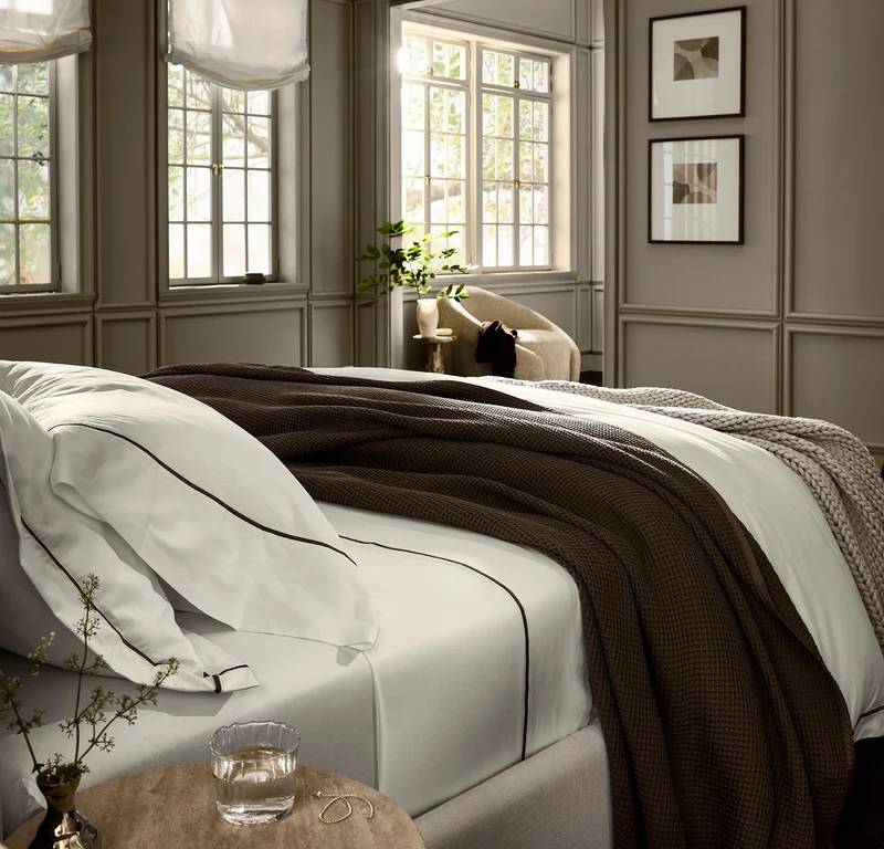 Signature Embellished Pillowcase Set - White/Deep Walnut Embroidered