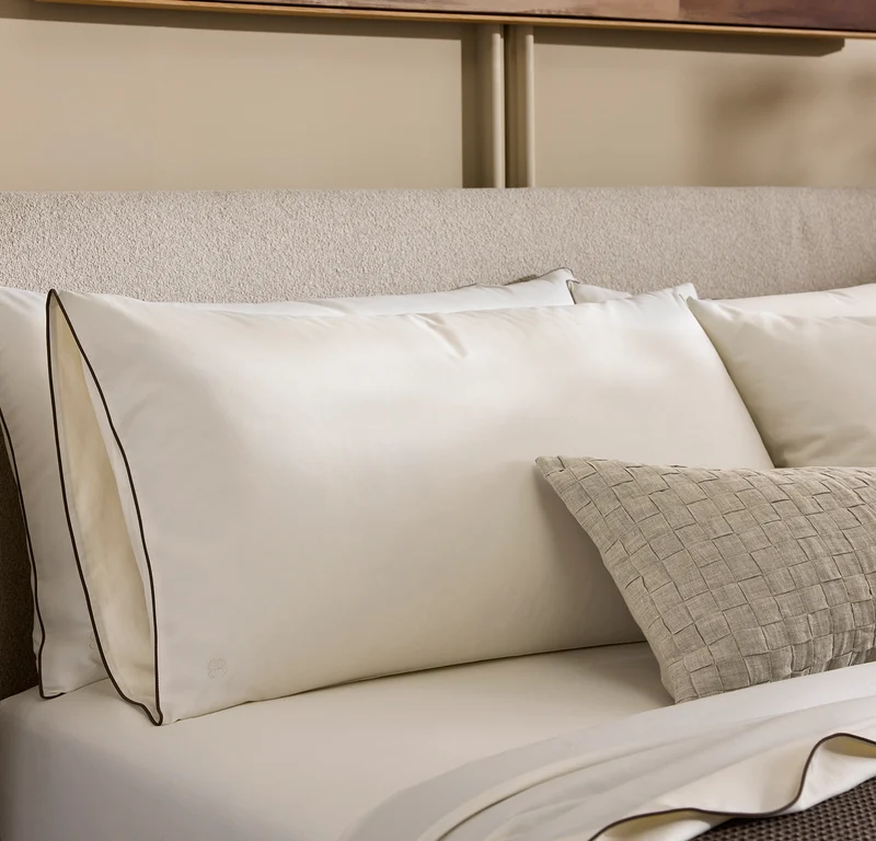 Signature Embellished Pillowcase Set - Cream/Deep Walnut Piped Edge