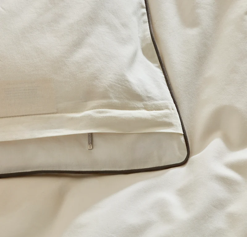Signature Embellished Duvet Set - Cream/Deep Walnut Piped Edge