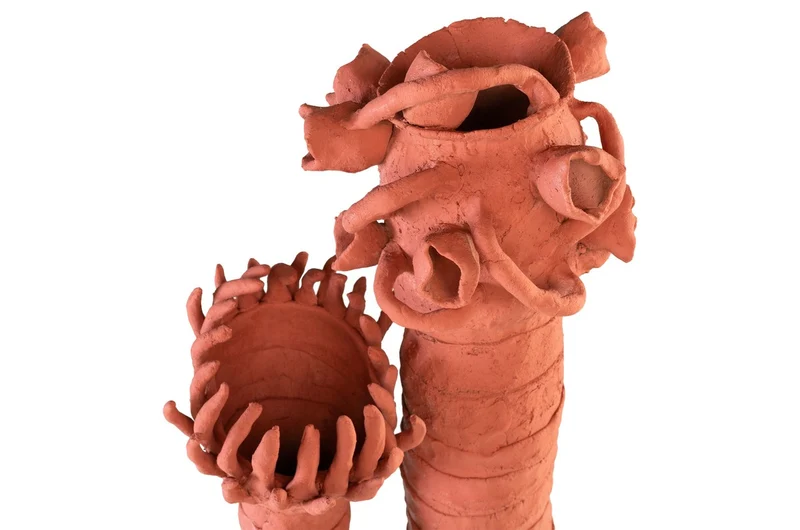 Casa Padrino Luxus Deko Skulptur Koralle Terrakottafarben 28 x 33 x H. 80 cm - Handgeformte organische Terrakotta Skulptur in Korallenform - Luxus Deko Accessoires