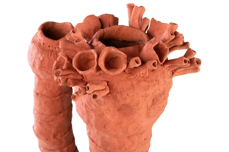 Casa Padrino Luxus Deko Skulptur Koralle Terrakottafarben 30 x 30 x H. 65 cm - Durchbrochene Terrakotta Skulptur in organischer Korallenform - Luxus Deko Accessoires