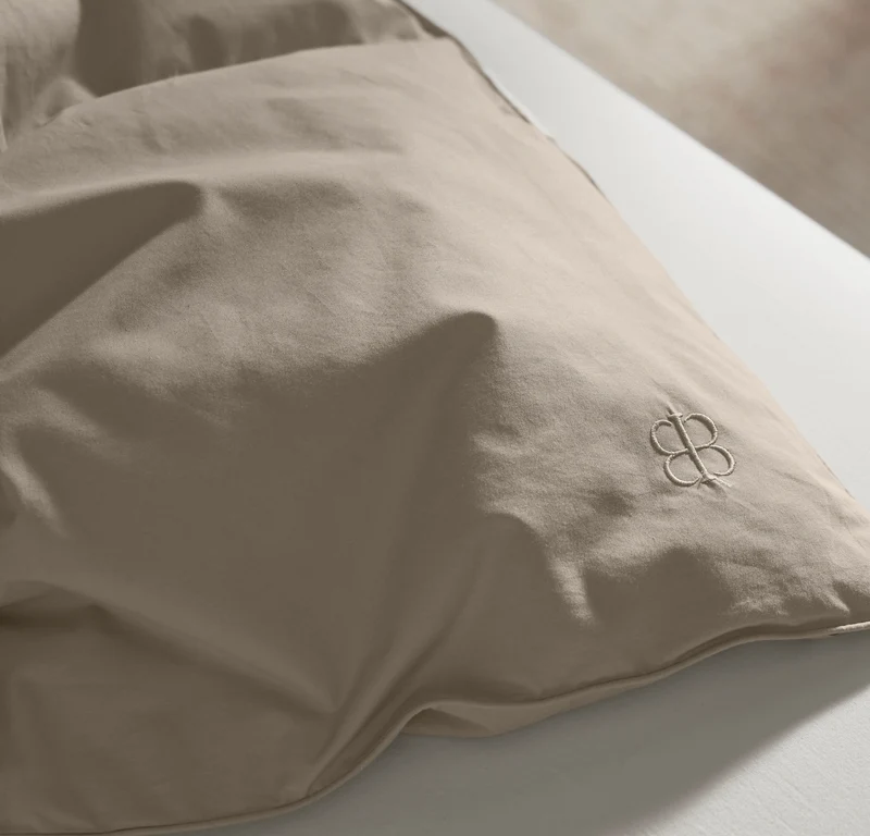 Percale Quilted Down Alternative Comforter - Oak