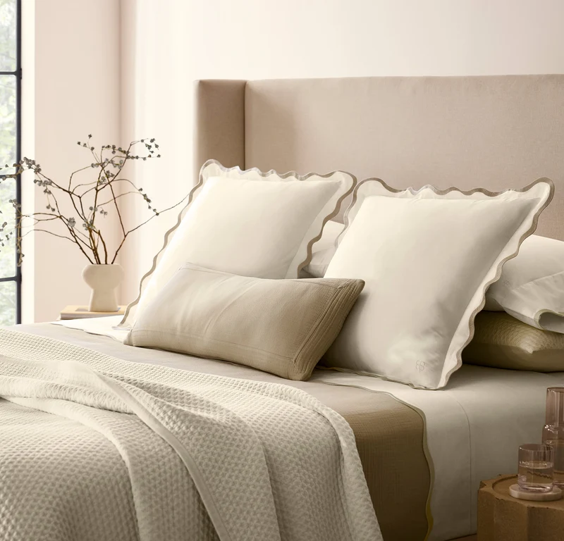 Percale Embellished Sham - Cream/Sand Curved Edge