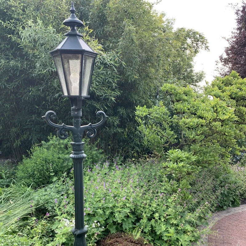 Casa Padrino Jugendstil Gartenlaterne 42 x 29 x H. 225 cm - Verschiedene Farben - Nostalgische Wetterfeste Außenleuchte