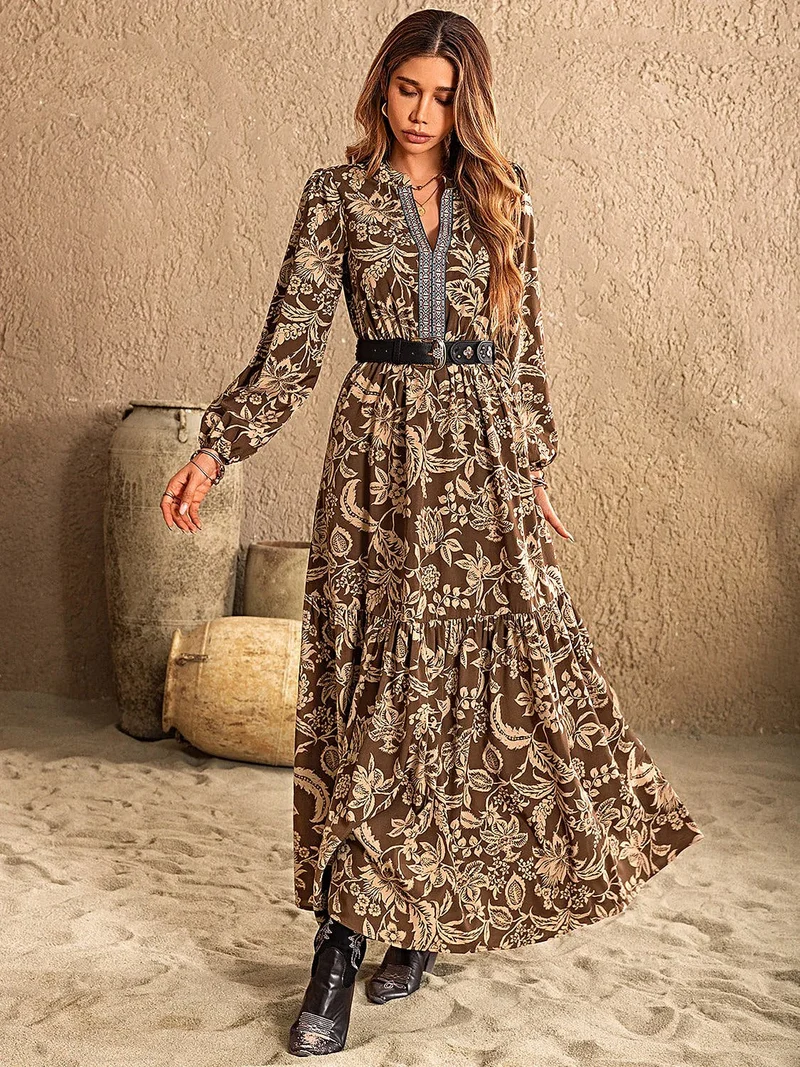 Elegante maxi-jurk met plooien, inkeping in de halslijn en lange mouwen - Chique ondoorzichtige stijl van Trendsi