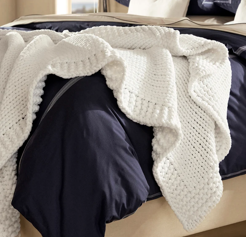 SuperLoop Throw Blanket - White