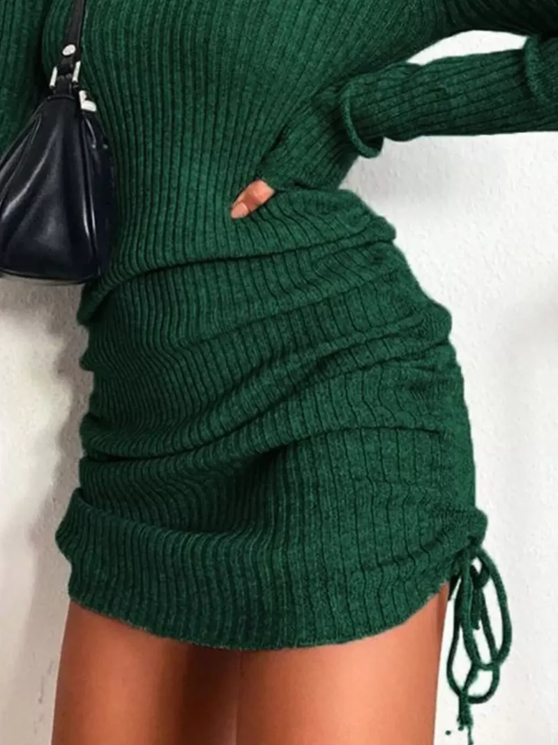 Geribbelde sweaterjurk, nauwsluitend gebreid model met verstelbare tailleband en trekkoord, lange mouwen