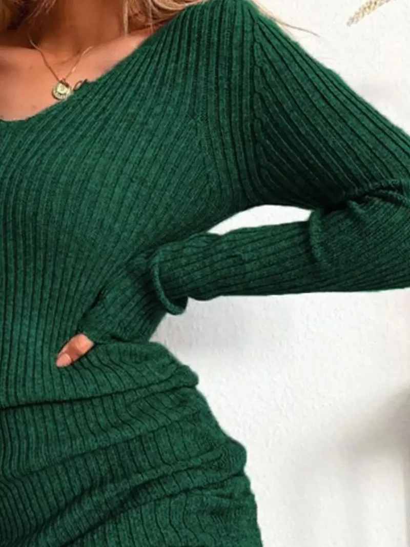 Geribbelde sweaterjurk, nauwsluitend gebreid model met verstelbare tailleband en trekkoord, lange mouwen