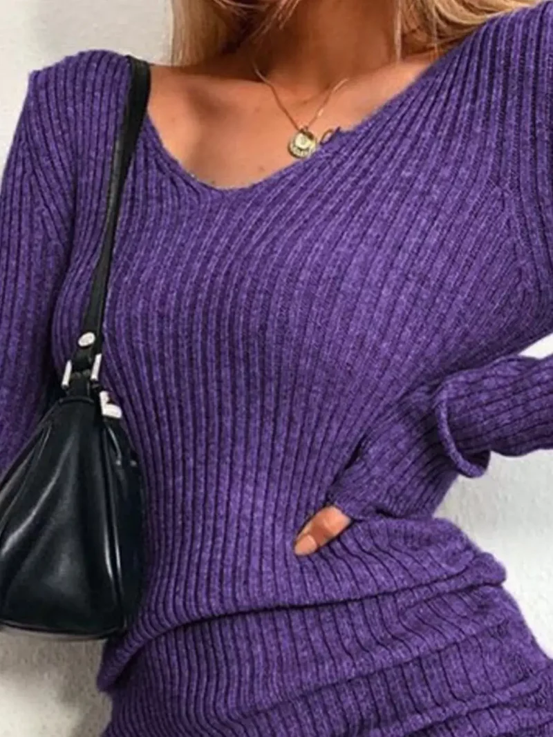 Geribbelde sweaterjurk, nauwsluitend gebreid model met verstelbare tailleband en trekkoord, lange mouwen