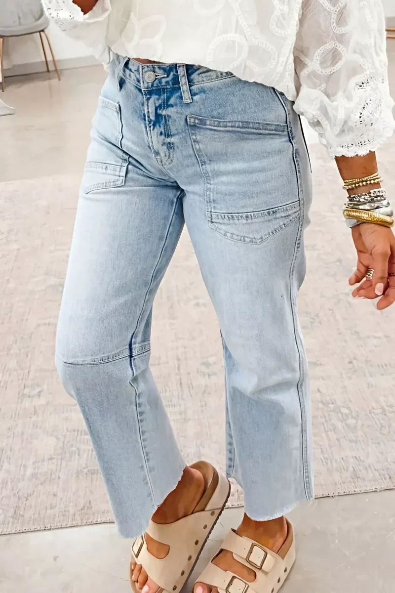 Lichtblauwe jeans met rechte pijpen, utility-zakken en onafgewerkte zoom - Klassieke pasvorm