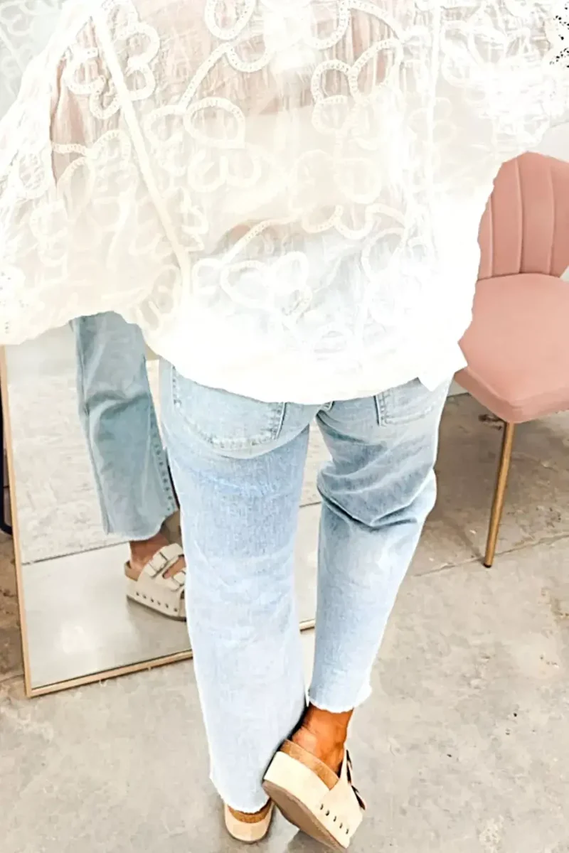 Lichtblauwe jeans met rechte pijpen, utility-zakken en onafgewerkte zoom - Klassieke pasvorm
