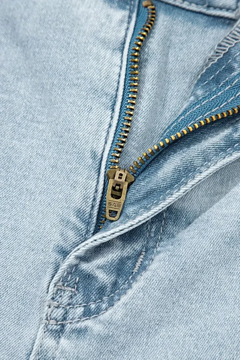 Lichtblauwe jeans met rechte pijpen, utility-zakken en onafgewerkte zoom - Klassieke pasvorm