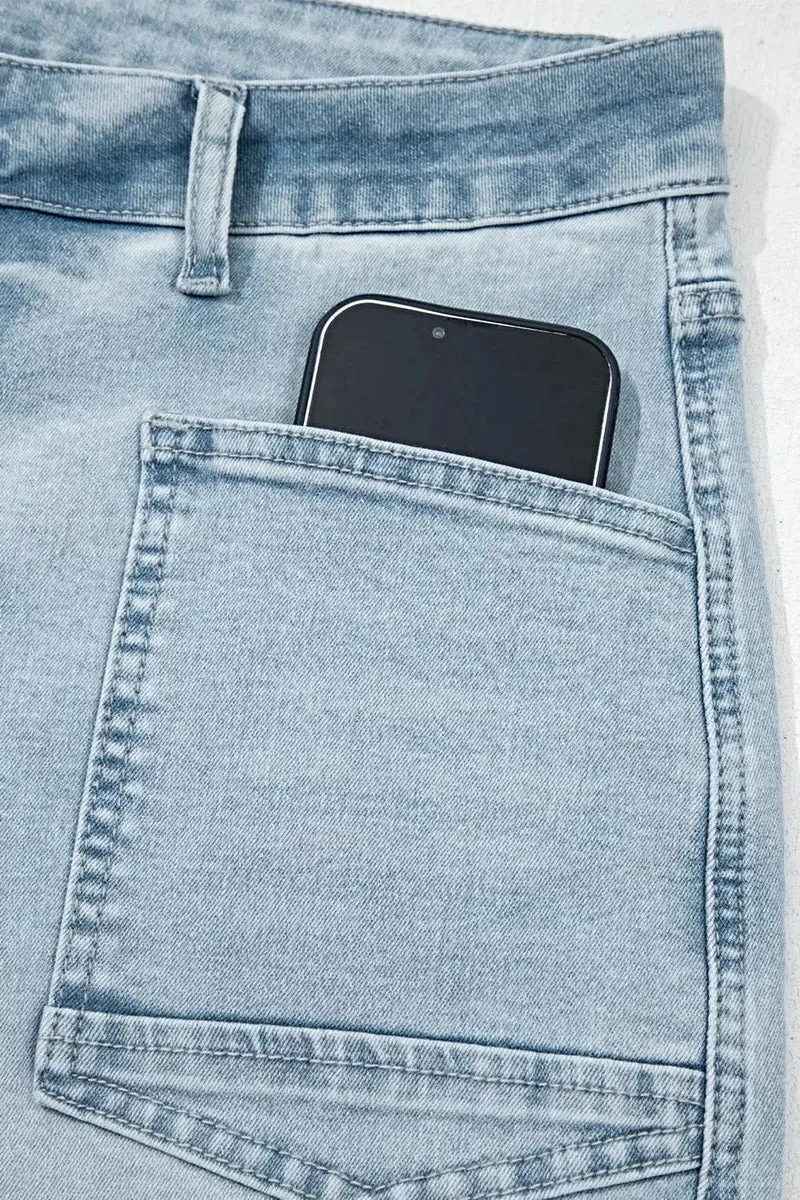 Lichtblauwe jeans met rechte pijpen, utility-zakken en onafgewerkte zoom - Klassieke pasvorm