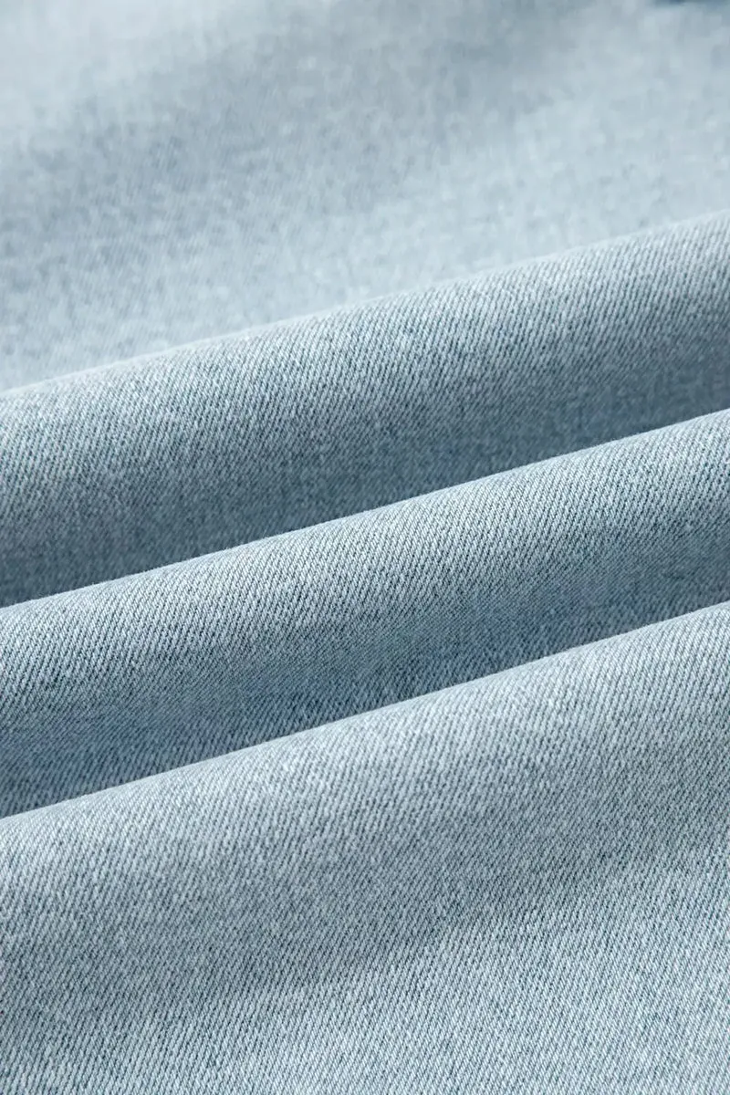 Lichtblauwe jeans met rechte pijpen, utility-zakken en onafgewerkte zoom - Klassieke pasvorm