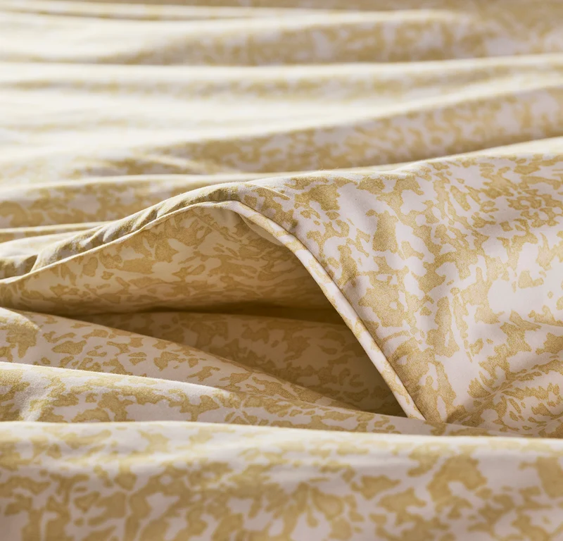 Signature Comforter - Honey Garden