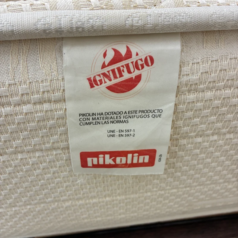 Hilton Suite Holzbett 180x200 cm inkl Luxus 27cm Matratze Fedekern Bett Gebraucht