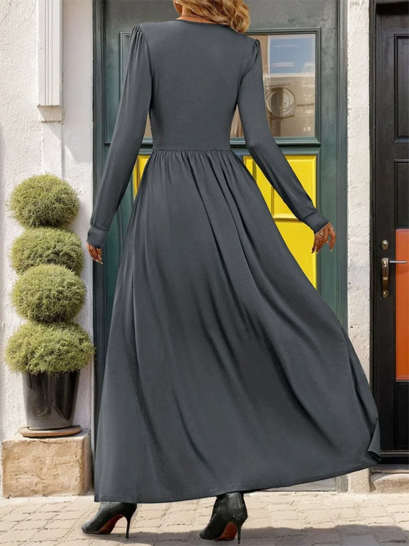 Luxe jurk met kanten details, split en geplooide V-hals met lange mouwen - Elegant model van Trendsi