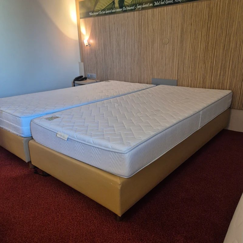 FBF Boxspringbett 90 × 200 cm mit Matratze – Creme