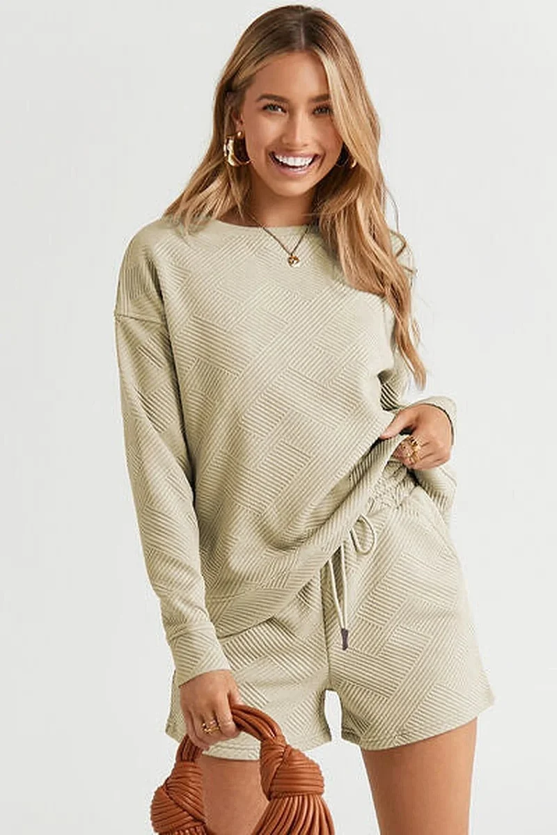 Double Take Full Size Top met lange mouwen en korte broek, inclusief zakken - Comfortabel en elastisch