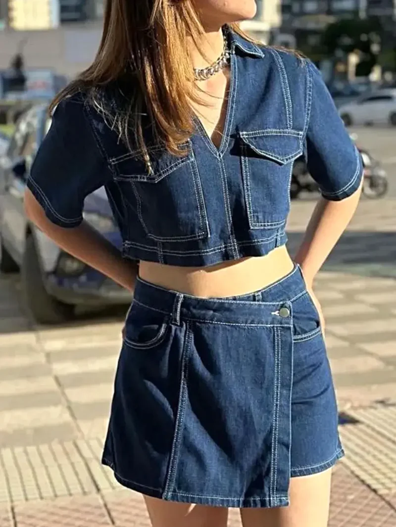 Johnny Collar denim top met korte mouwen en skort (tweedelige set) - Stijlvol en casual chic