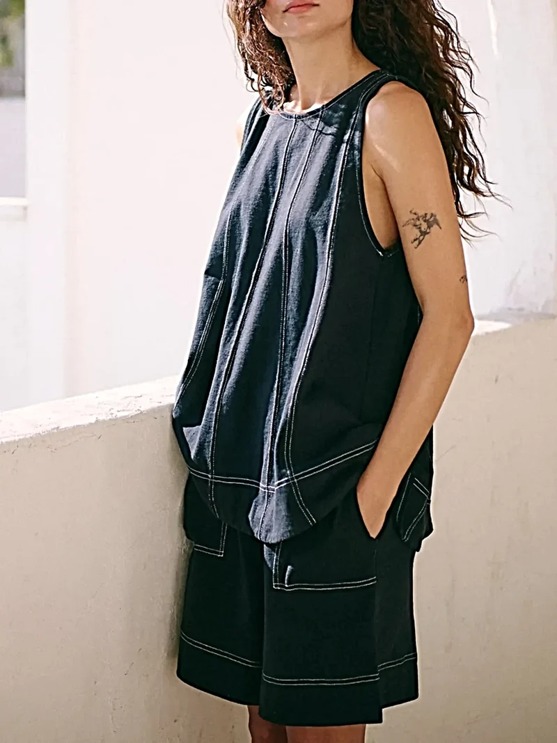 Stijlvolle denim tanktopset met contrasterende stiksels en bijpassende shorts met zakken - 2-delige set