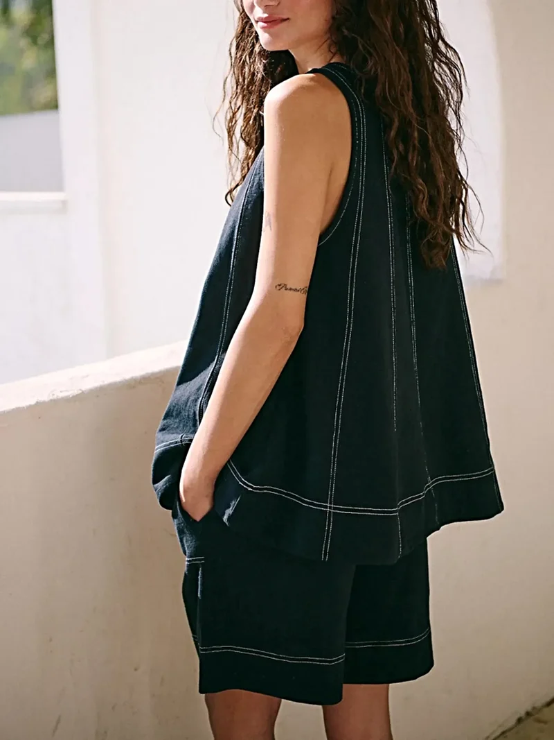 Stijlvolle denim tanktopset met contrasterende stiksels en bijpassende shorts met zakken - 2-delige set