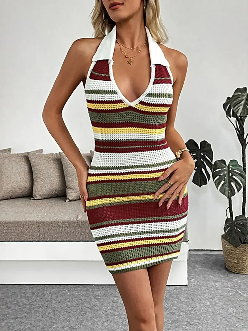 Multicolor geribbelde en gestreepte sweaterjurk met halternek, elastische gebreide pasvorm