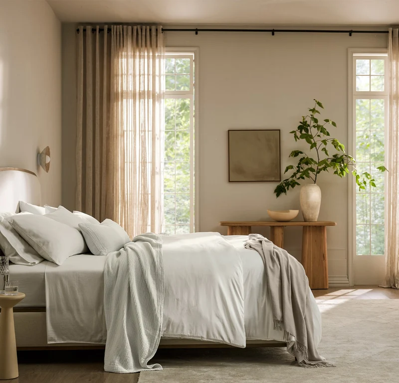 Signature Comforter - White