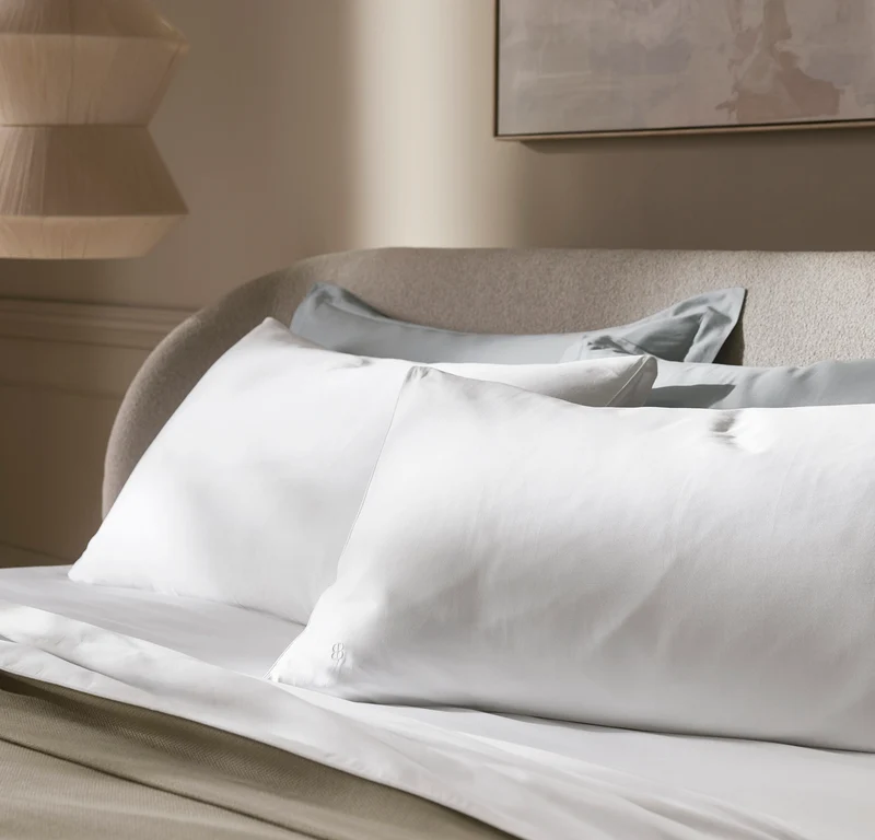 Signature Embellished Sheet Set - White/White Piped Edge