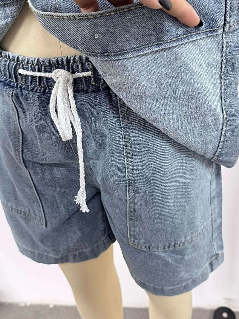 Stijlvolle top met korte mouwen en bijpassende shorts - met zakken, trekkoord en hoogwaardige katoenmix.