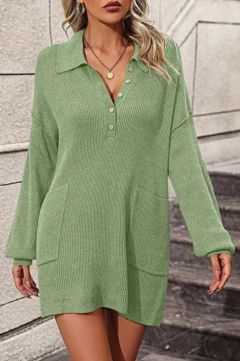 Trui-jurk met kraag, knoopsluiting aan de voorkant, lange mouwen en zakken voor dames.