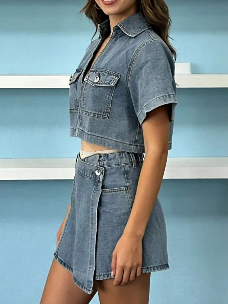 Stijlvolle crop top met knoopjes en bijpassende rokbroek - 85% katoenen denim, klassieke chique look