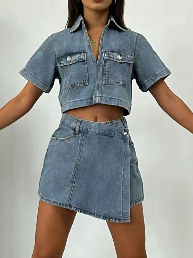 Stijlvolle crop top met knoopjes en bijpassende rokbroek - 85% katoenen denim, klassieke chique look