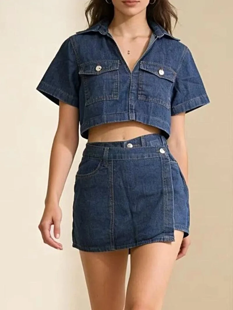Stijlvolle crop top met knoopjes en bijpassende rokbroek - 85% katoenen denim, klassieke chique look