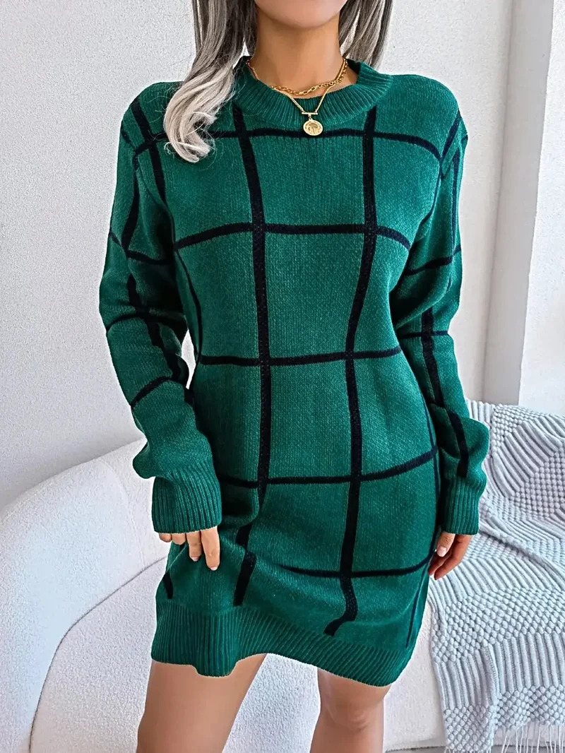 Geruite sweaterjurk - Jurk van acryl gebreide stof met ronde hals en verlaagde schouders en stretchstof.