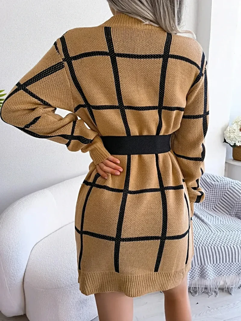 Geruite sweaterjurk - Jurk van acryl gebreide stof met ronde hals en verlaagde schouders en stretchstof.