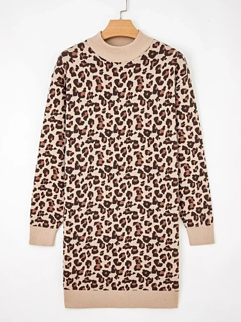 Trui-jurk met luipaardprint, ribgebreide details, hoge hals, lange mouwen en mini-zoom.