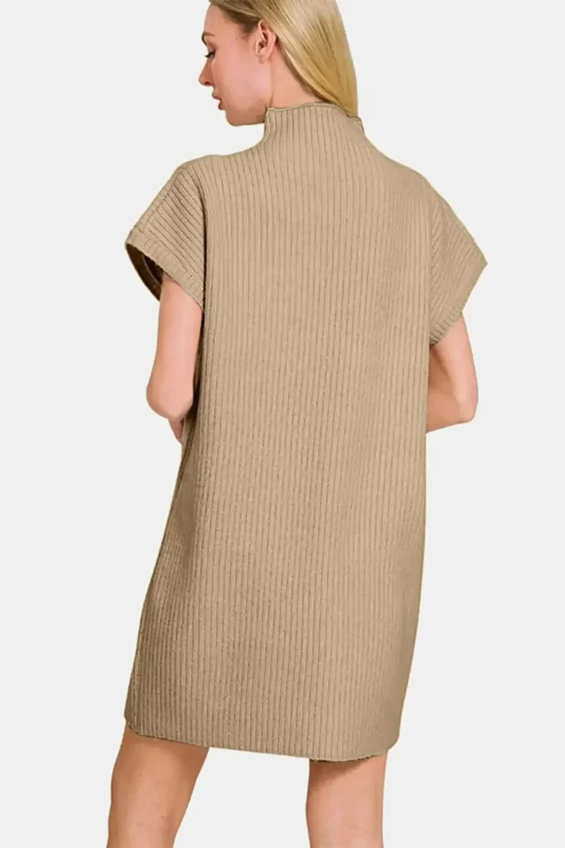Dames mini-jurk van geribbelde trui met korte mouwen – een comfortabele, elastische overgangsstijl