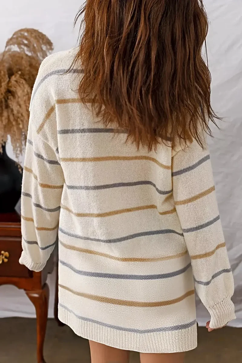 Gestreepte oversized sweaterjurk voor dames met verlaagde schouders en een relaxte pasvorm.