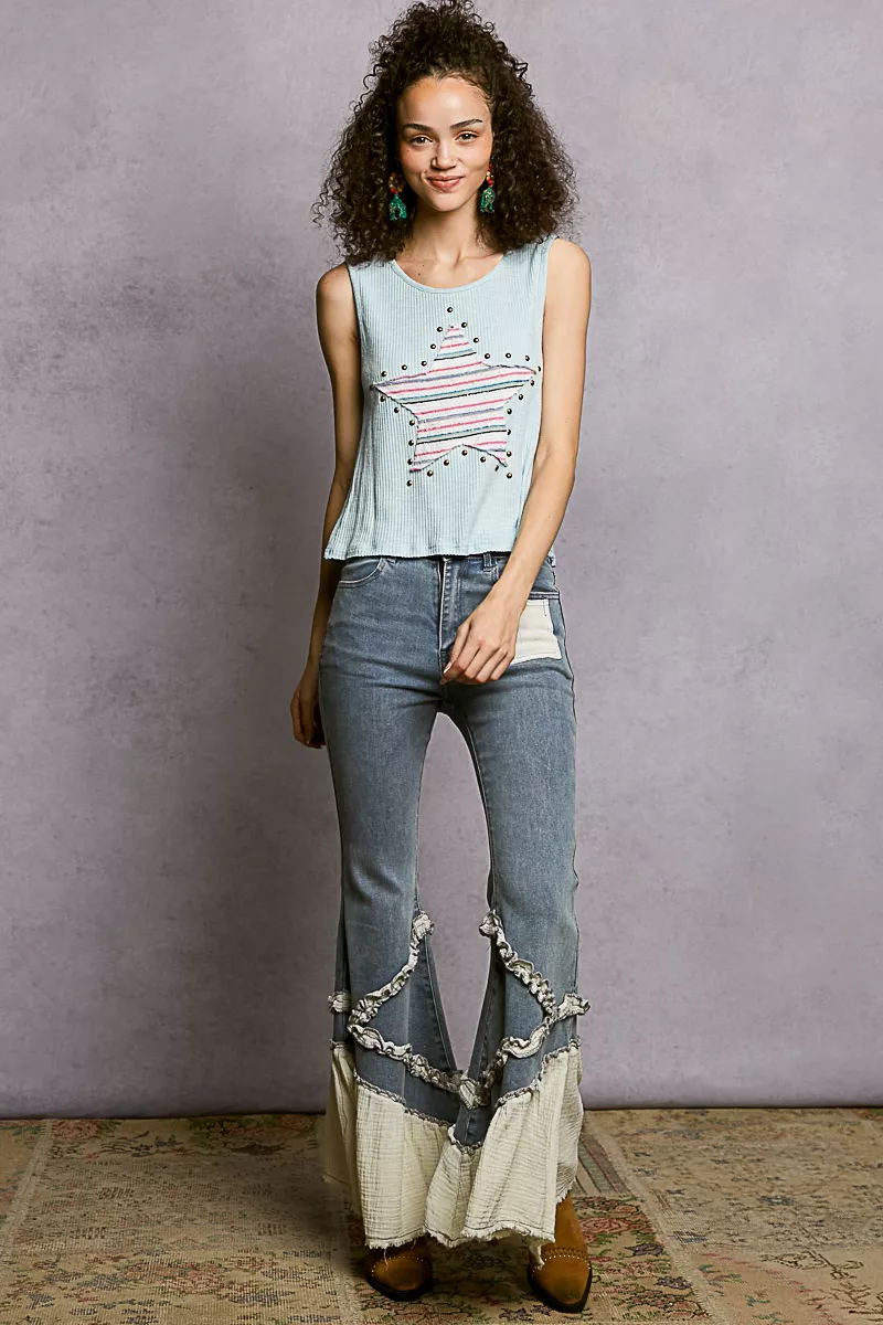 POL tanktop met ronde hals, studs en ribstof, en gestreepte sterrenpatch.