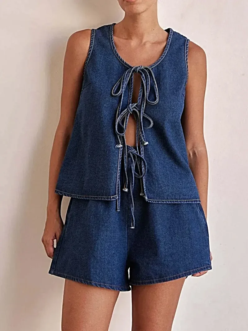 Stijlvolle denim outfit met strik aan de voorkant: 2-delige set van vest en short, klassieke katoenmix, tijdloze look