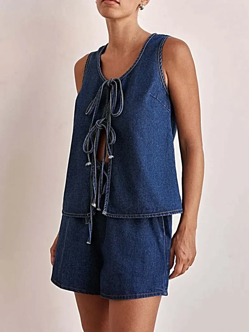 Stijlvolle denim outfit met strik aan de voorkant: 2-delige set van vest en short, klassieke katoenmix, tijdloze look