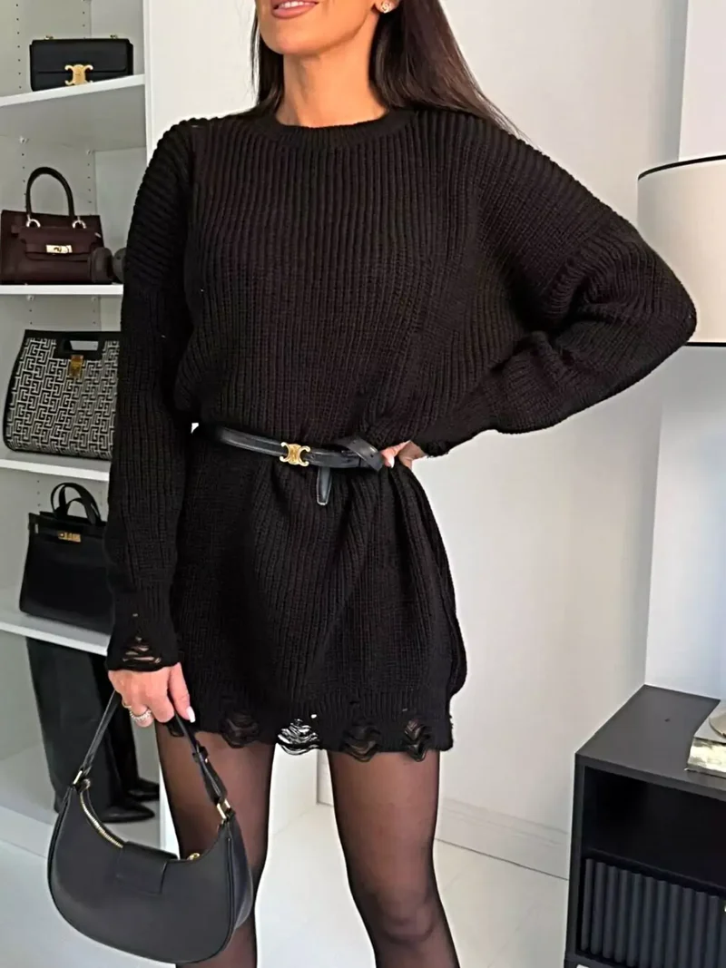 Dames sweaterjurk met verlaagde schouders en ronde hals, gemaakt van gebreid acryl met een verwassen look.
