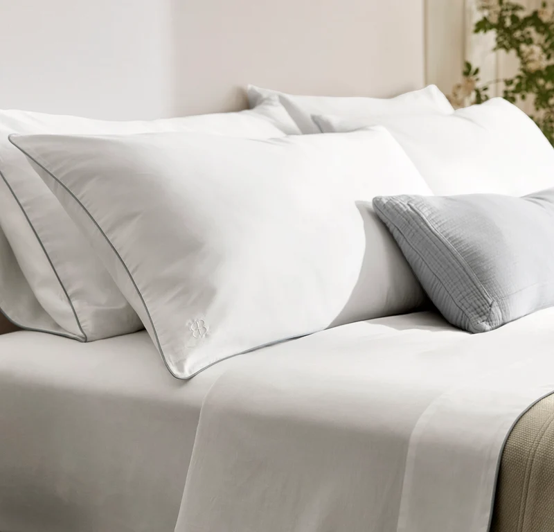 Signature Embellished Duvet Set - White/Shore Piped Edge