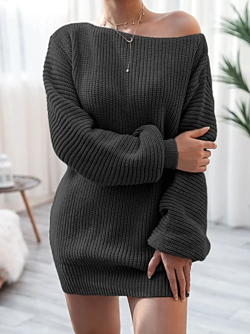 Dames mini-trui-jurk van ribgebreid materiaal met lange mouwen, gemaakt van licht elastisch acrylbreisel.