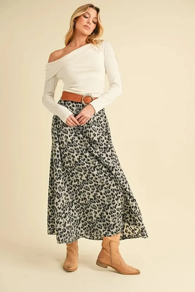 Trendy midi-rok met luipaardprint - chique en veelzijdig kledingstuk tot onder de knie.