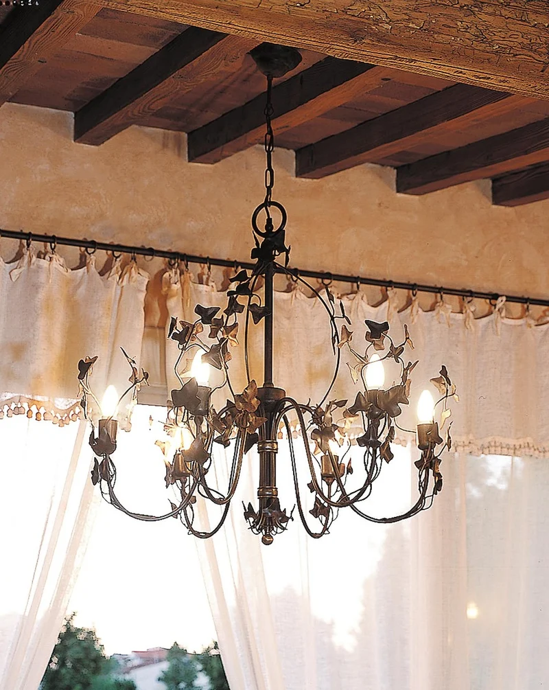 Casa Padrino Luxus Kronleuchter Elfenbein Ø 37 x H. 80 cm - Handgefertigter Kronleuchter aus Schmiedeeisen mit Blattwerk - Luxus Kollektion - Edel & Prunkvoll
