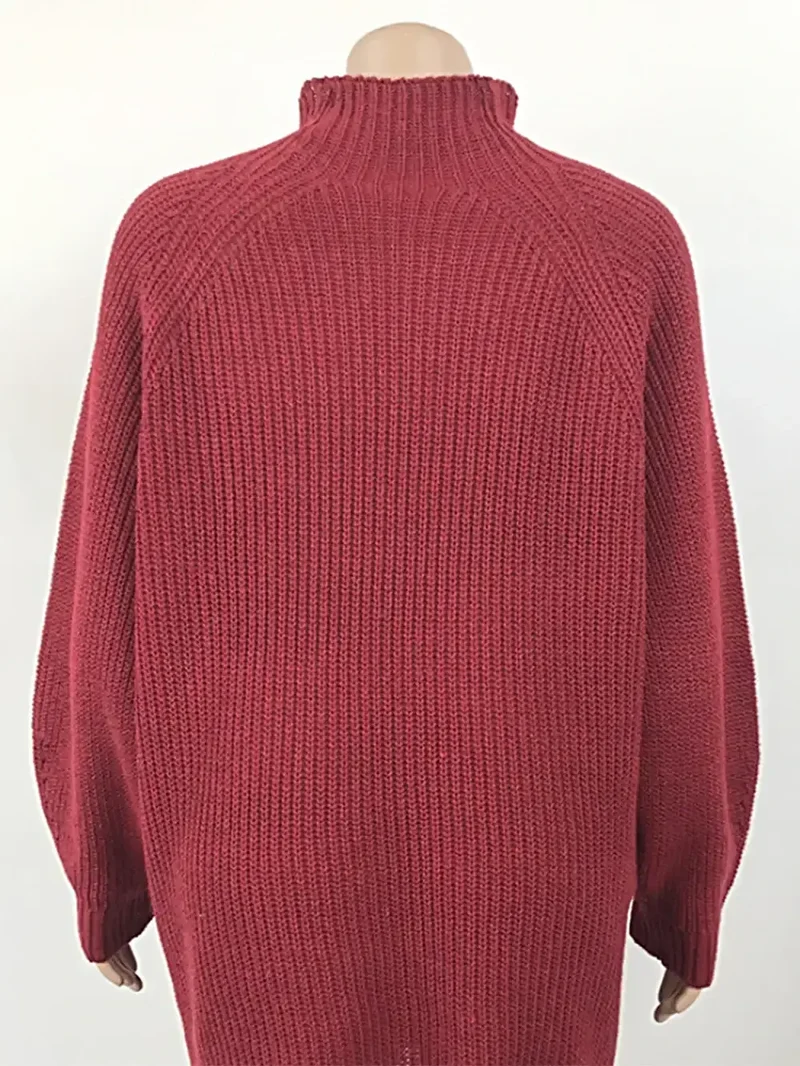 Elegante sweaterjurk met col, verlaagde schouders, lange mouwen en zachte, elastische gebreide stof.